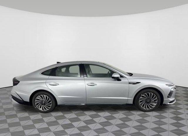new 2025 Hyundai Sonata Hybrid car, priced at $33,369