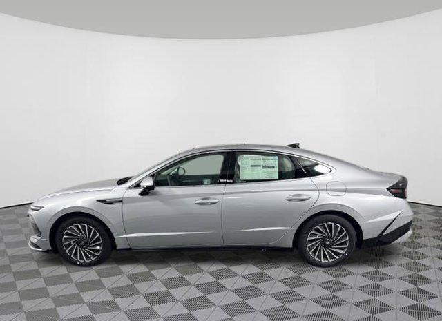 new 2025 Hyundai Sonata Hybrid car, priced at $33,369