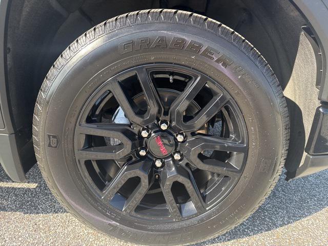 used 2024 GMC Sierra 1500 car, priced at $38,999