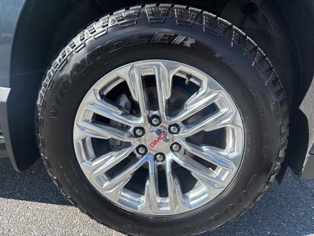 used 2021 GMC Yukon car, priced at $43,999