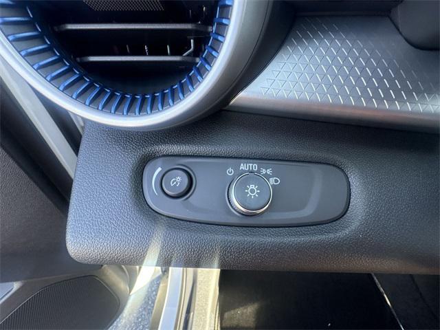 new 2025 Chevrolet Trax car, priced at $21,785