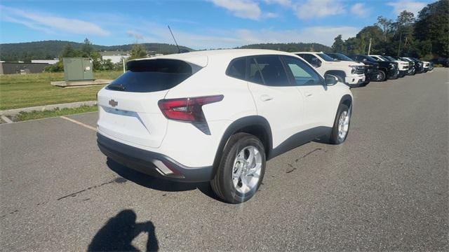 new 2025 Chevrolet Trax car, priced at $21,785