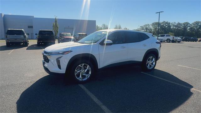 new 2025 Chevrolet Trax car, priced at $21,785