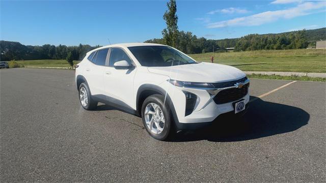 new 2025 Chevrolet Trax car, priced at $21,785