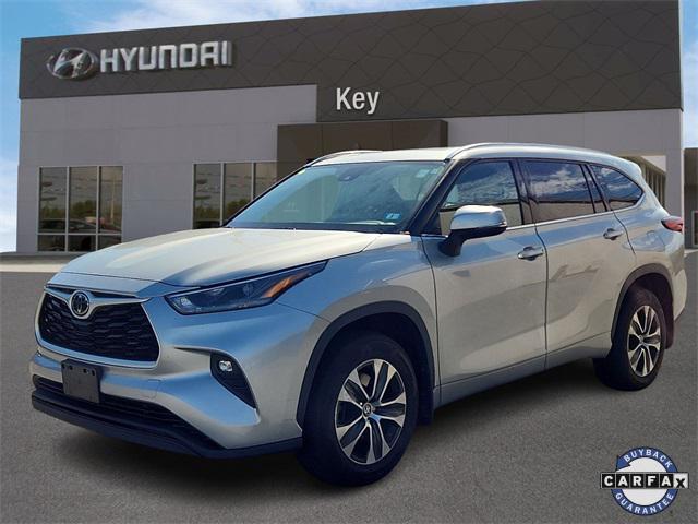 used 2021 Toyota Highlander car, priced at $29,999