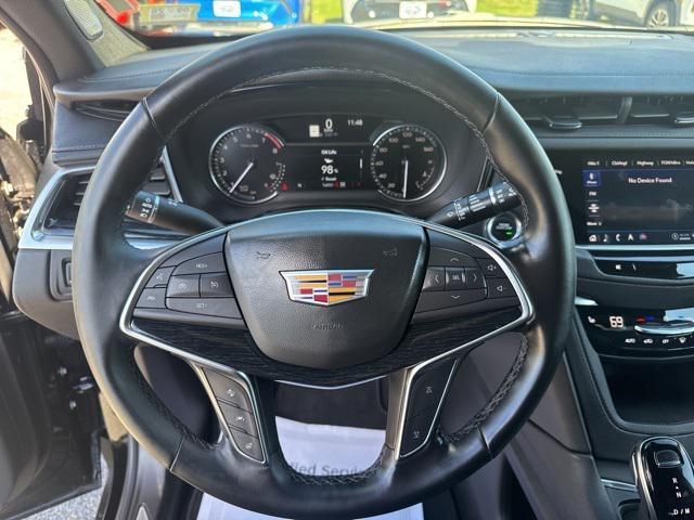 used 2025 Cadillac XT5 car, priced at $42,999