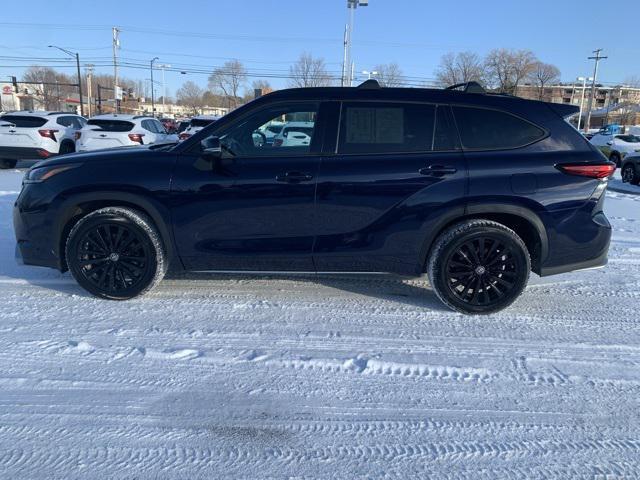 used 2023 Toyota Highlander car, priced at $39,999