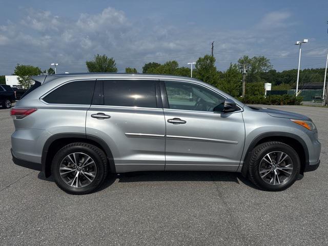 used 2016 Toyota Highlander car, priced at $19,499