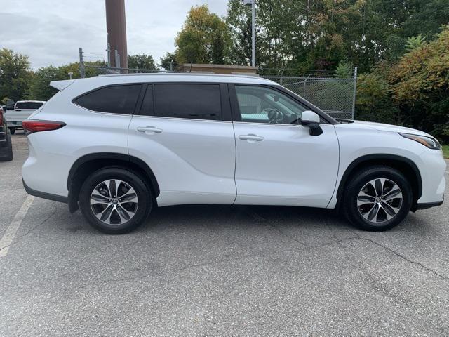 used 2023 Toyota Highlander car, priced at $38,999