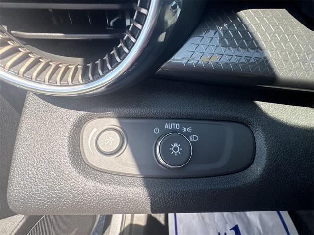 new 2025 Chevrolet Trax car, priced at $25,090