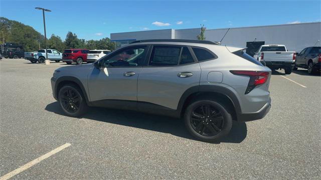 new 2025 Chevrolet Trax car, priced at $25,090