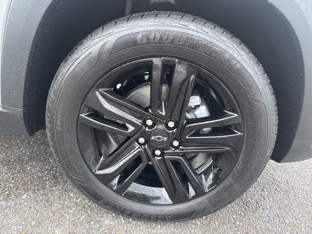 new 2025 Chevrolet Trax car, priced at $25,090