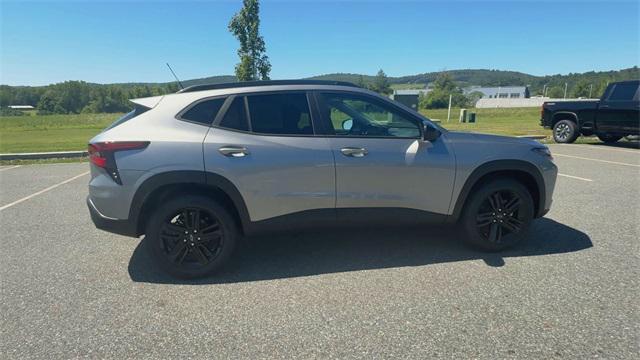 new 2025 Chevrolet Trax car, priced at $25,090
