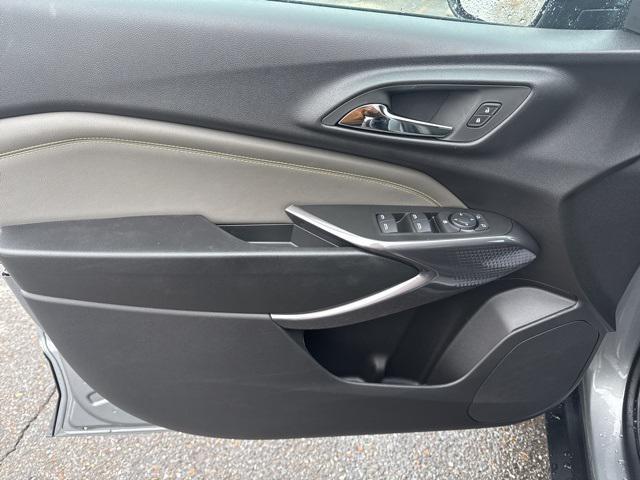 new 2025 Chevrolet Trax car, priced at $25,090