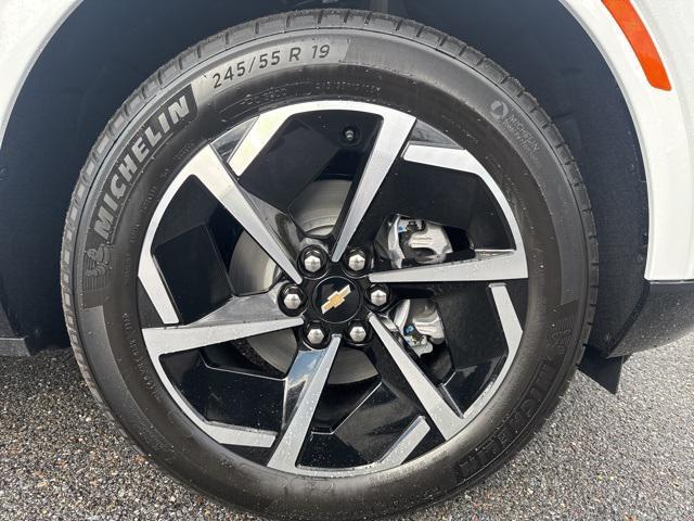 new 2025 Chevrolet Equinox EV car, priced at $37,720