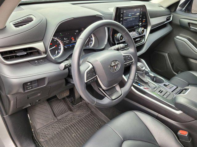 used 2022 Toyota Highlander car