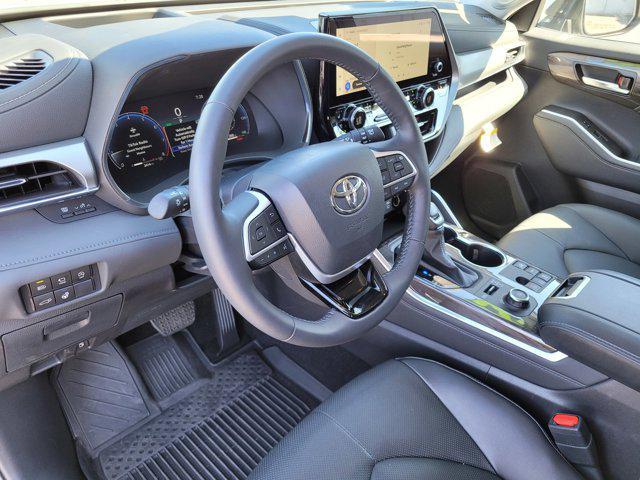 used 2024 Toyota Highlander car