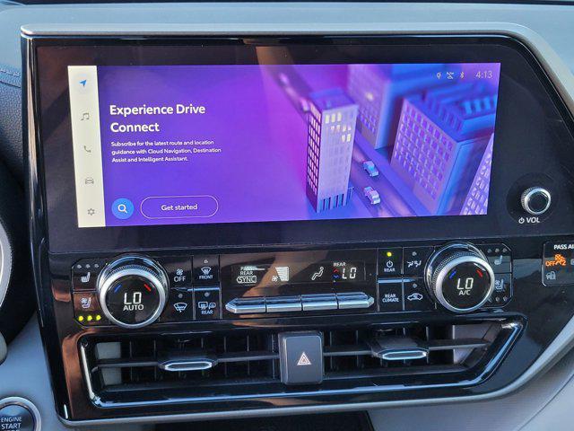 used 2024 Toyota Highlander car