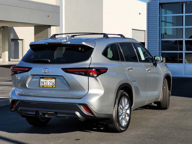 used 2024 Toyota Highlander car