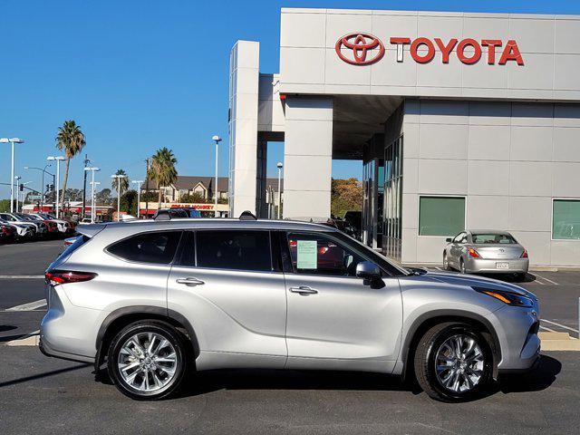 used 2024 Toyota Highlander car
