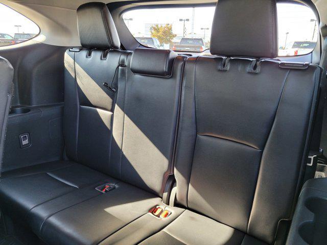 used 2021 Toyota Highlander car, priced at $34,999