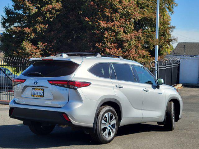 used 2021 Toyota Highlander Hybrid car, priced at $40,889