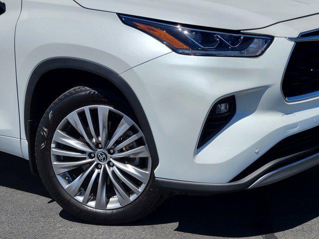used 2022 Toyota Highlander car, priced at $41,999