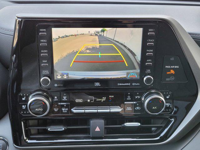 used 2022 Toyota Highlander car