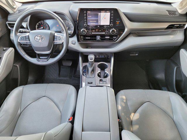 used 2022 Toyota Highlander car