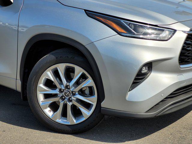used 2022 Toyota Highlander car