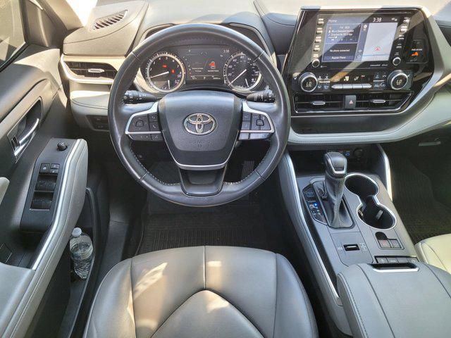 used 2022 Toyota Highlander car, priced at $37,889
