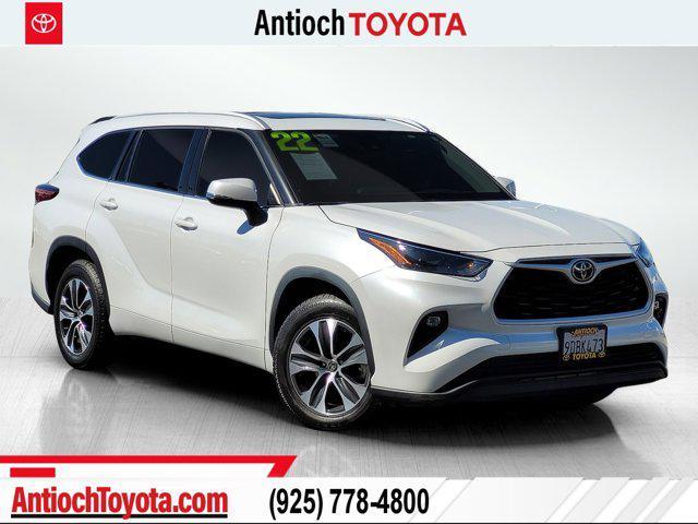 used 2022 Toyota Highlander car, priced at $37,889