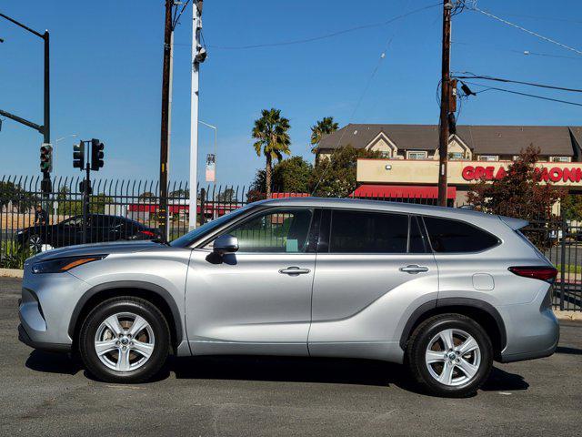 used 2022 Toyota Highlander car, priced at $33,889