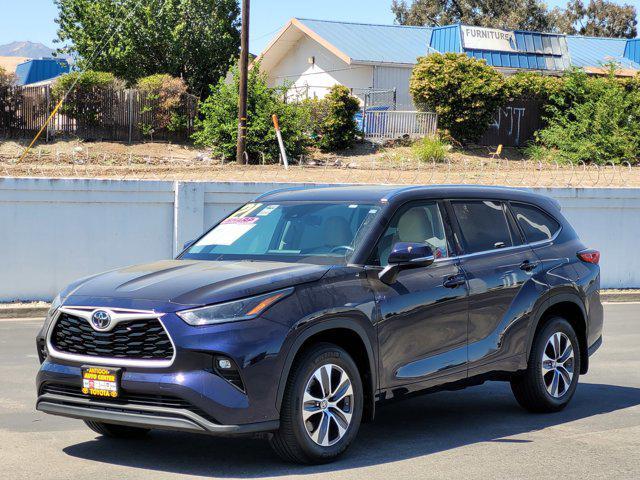 used 2021 Toyota Highlander car, priced at $40,499