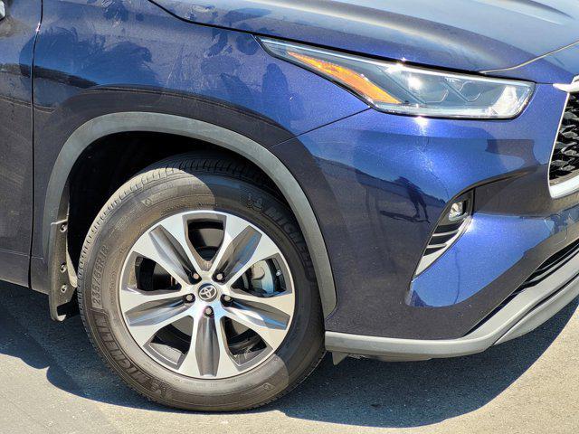 used 2021 Toyota Highlander car, priced at $40,499