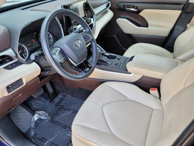 used 2021 Toyota Highlander car, priced at $40,499