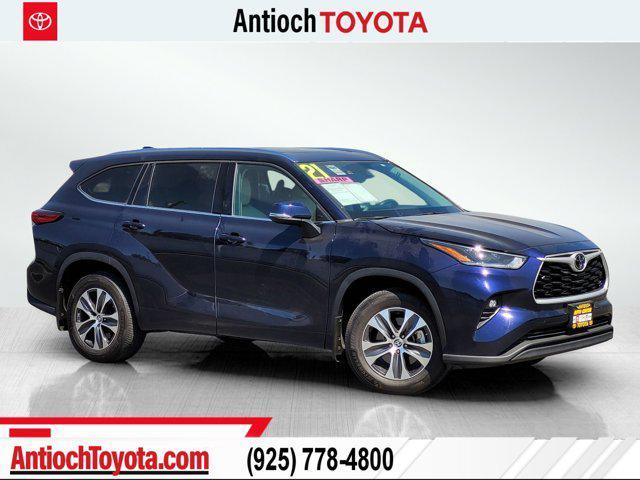 used 2021 Toyota Highlander car, priced at $40,499