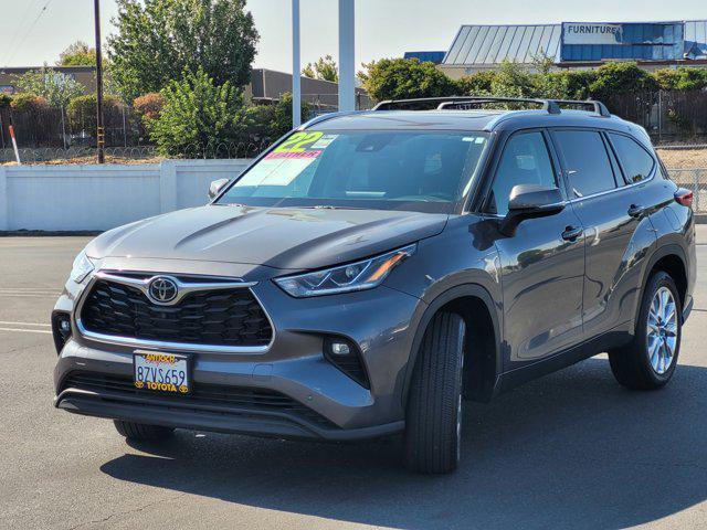 used 2022 Toyota Highlander car, priced at $43,888
