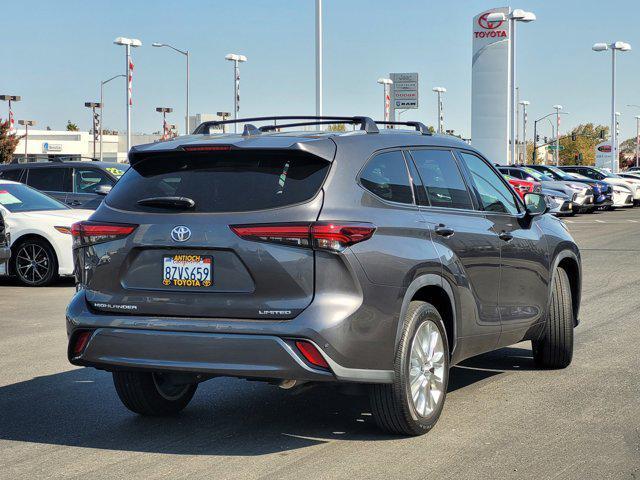 used 2022 Toyota Highlander car, priced at $43,888