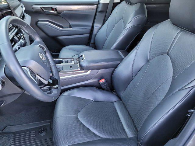 used 2022 Toyota Highlander car, priced at $43,888
