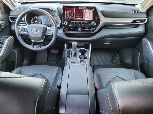 used 2022 Toyota Highlander car, priced at $43,888