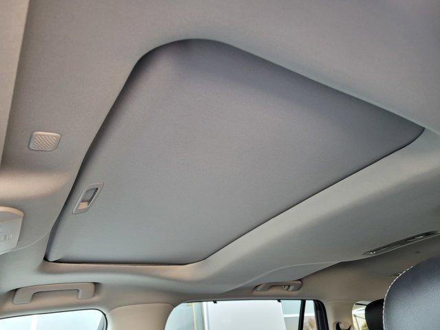 used 2022 Toyota Highlander car, priced at $43,888