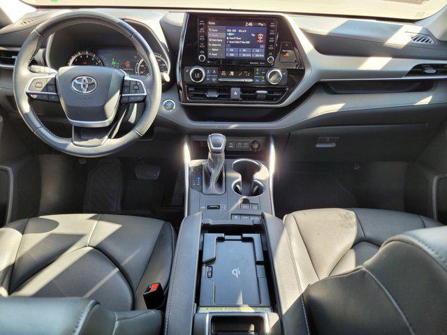 used 2022 Toyota Highlander car, priced at $42,999