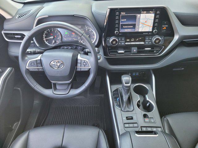 used 2022 Toyota Highlander car, priced at $37,999