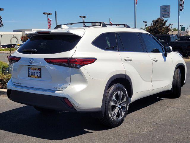 used 2022 Toyota Highlander car, priced at $37,999