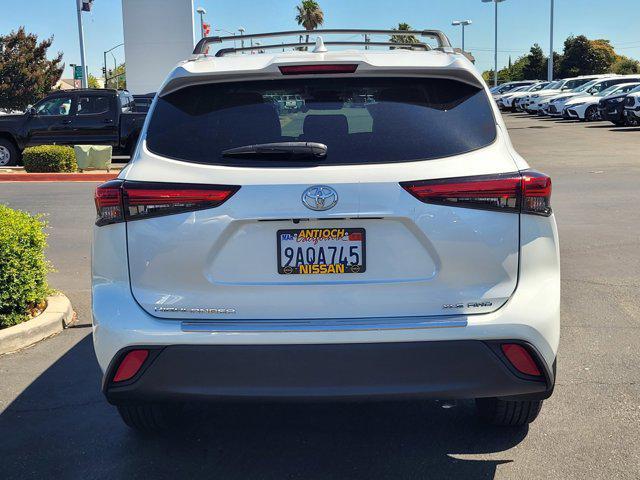 used 2022 Toyota Highlander car, priced at $37,999