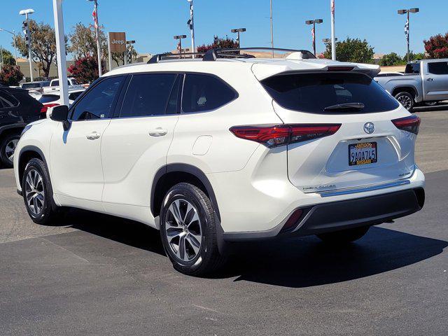 used 2022 Toyota Highlander car, priced at $37,999