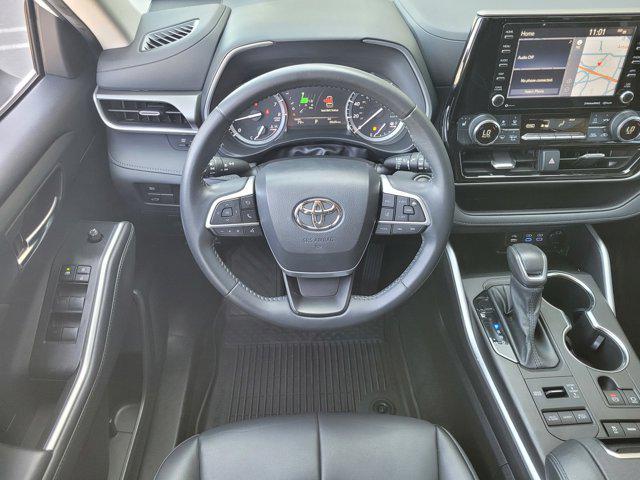 used 2022 Toyota Highlander car, priced at $37,999