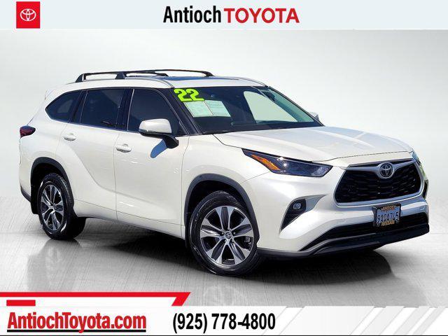 used 2022 Toyota Highlander car, priced at $37,999