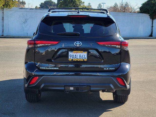 used 2022 Toyota Highlander car, priced at $38,999